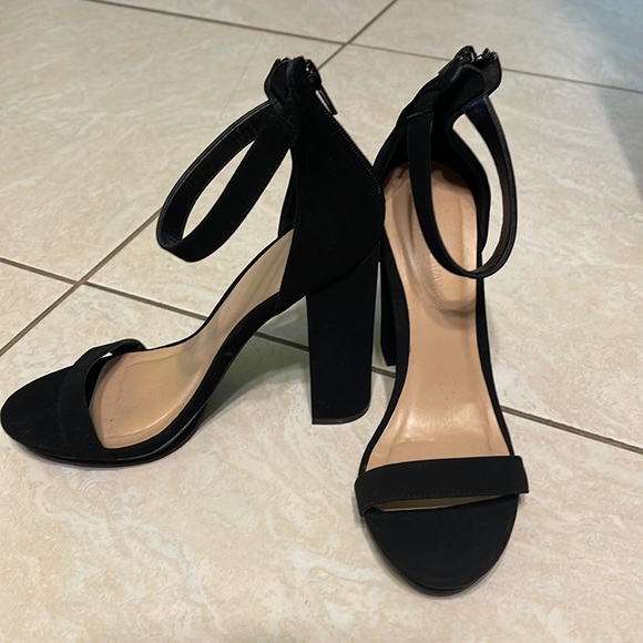 Heels - Picture 2 of 2